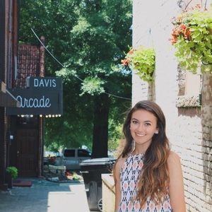 Meet your Posher, Elizabeth